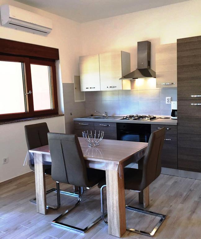 Goga Mare Apartment โรวีน ภายนอก รูปภาพ